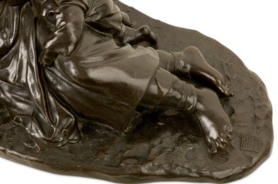 Lot 1052 - A LARGE BRONZE FIGURE OF A MOTHER AND CHILD.