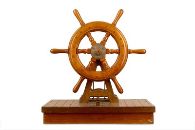 Lot 194 - A CARVED AND TURNED WOOD SAMPLE MODEL SHIP'S STEERING GEAR