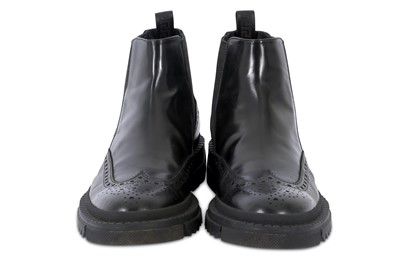 Lot 106 - Versace Men's Black Chelsea Boots - size 46