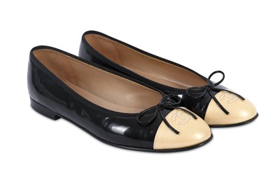 Lot 385 - Chanel Two-Tone Patent Ballerina Flats - size 41