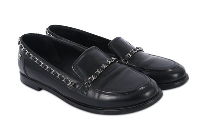 Lot 462 - Chanel Black Chain Loafers - size 41