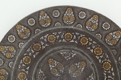 Lot 216 - A GOLD AND SILVER-INLAID KOFTGARI DISH