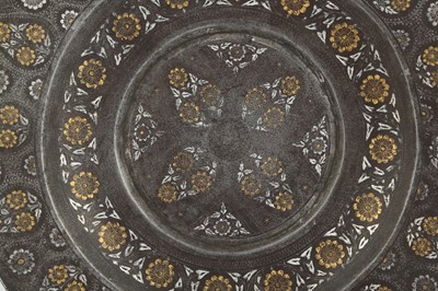 Lot 216 - A GOLD AND SILVER-INLAID KOFTGARI DISH