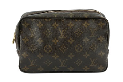 Lot 370 - Louis Vuitton Monogram Toiletry Pouch 23