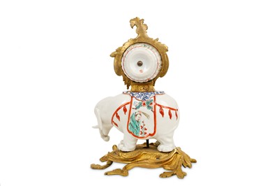 Lot 81 - AN EARLY 20TH CENTURY FRENCH ORMOLU MOUNTED...