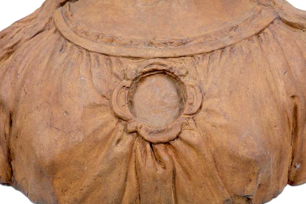 Lot 40 - AN ITALIAN RENAISSANCE TERRACOTTA RELIQUARY