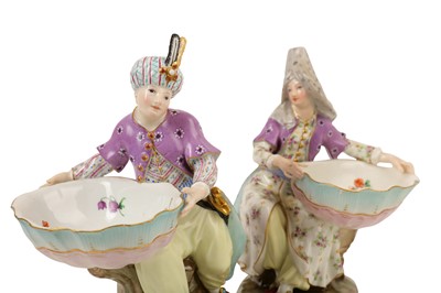 Lot 132 - A PAIR OF 19TH CENTURY MEISSEN PORCELAIN...