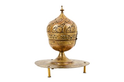 Lot 146 - A LATE 17TH / EARLY 18TH CENTURY TURKISH...
