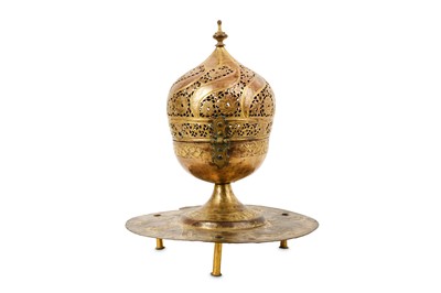 Lot 146 - A LATE 17TH / EARLY 18TH CENTURY TURKISH...