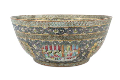 Lot 200 - A LARGE CANTON 'FAMILLE ROSE' PORCELAIN BOWL MADE FOR THE IRANIAN EXPORT MARKET