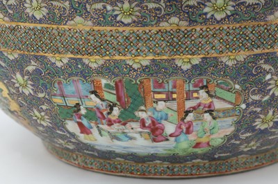 Lot 200 - A LARGE CANTON 'FAMILLE ROSE' PORCELAIN BOWL MADE FOR THE IRANIAN EXPORT MARKET