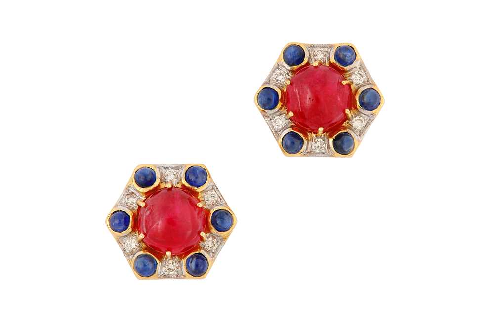 Lot 59 - A pair of spinel, sapphire and diamond earstuds