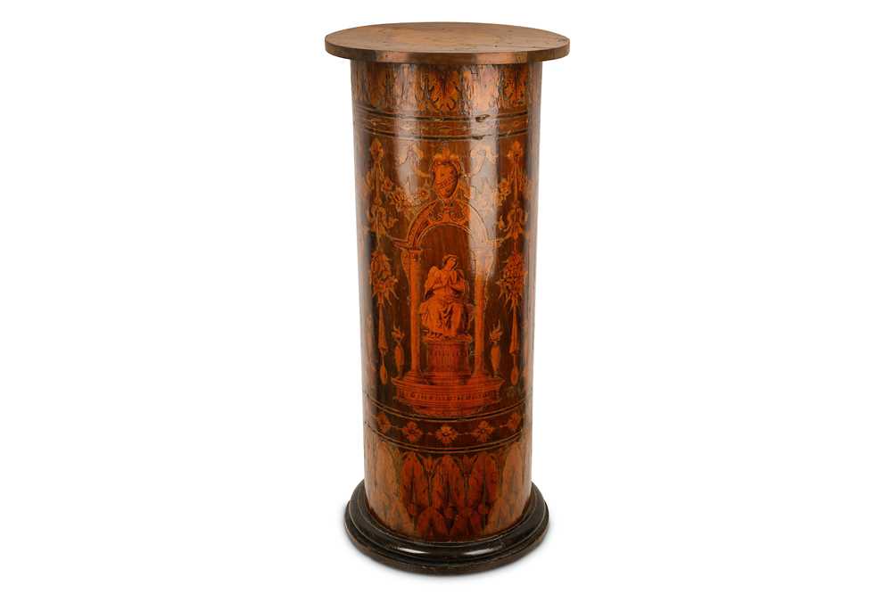 Lot 275 - AN 18TH CENTURY ITALIAN MARQUETRY INLAID...