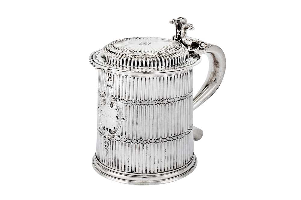 Lot 510 - A William and Mary sterling silver tankard, London 1691 by John Jackson (free 1681, died 1716)