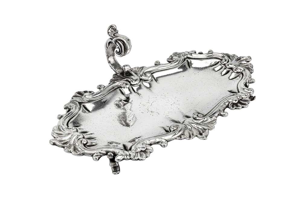 Lot 498 - A George II sterling silver snuffers tray, London 1743 by Thomas Gilpin (reg. 24th Sep 1730)