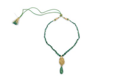 Lot 256 - A NECKLACE WITH EMERALD BEADS AND AN ENAMELLED DIAMOND-ENCRUSTED PENDANT