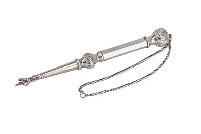Lot 560 - Judaica – A George V sterling silver torah pointer (yad), London 1934 by A Taite & Sons Ltd