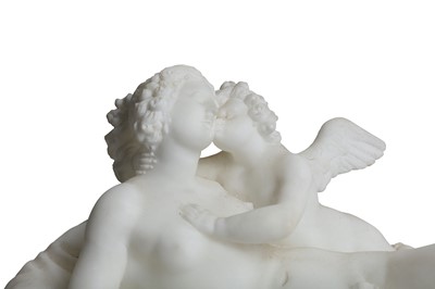 Lot 62 - A LATE 19TH CENTURY ITALIAN ALABASTER FIGURAL GROUP OF VENUS AND CUPID IN THE MANNER OF CANOVA