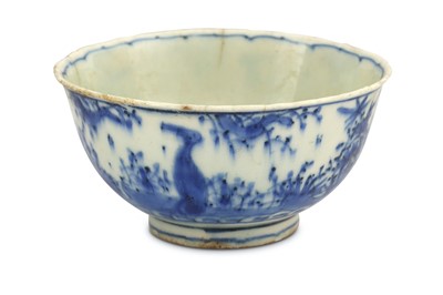 Lot 192 - *A SMALL BLUE AND WHITE POTTERY RICE BOWL