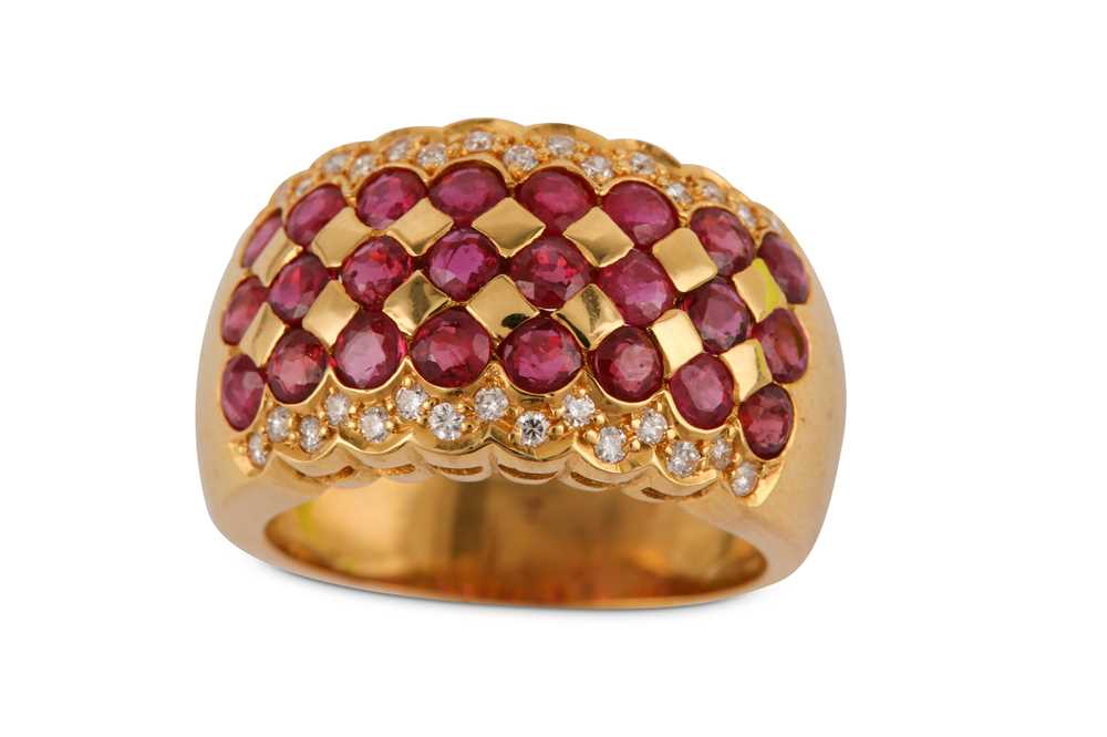 Lot 8 - A ruby and diamond ring