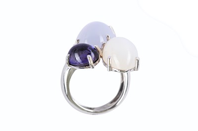 Lot 43 - A gem-set dress ring