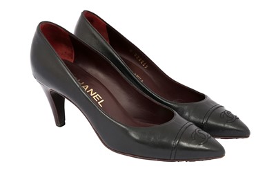 Lot 546 - Chanel Black Leather Court Shoes - Size 37