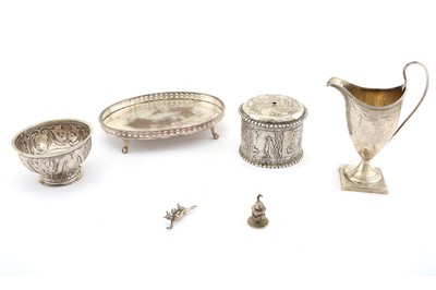 Lot 121 - A mixed group of silver items comprising a...