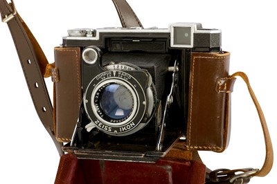 Lot 222 - A Zeiss Ikon Super Ikonta B 532/16 Folding Rangefinder Camera