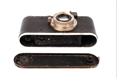 Lot 140 - A Rare Leica Ic Non Standard Outfit
