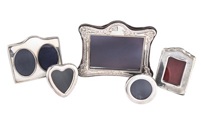 Lot 115 - A mixed group of modern sterling silver...