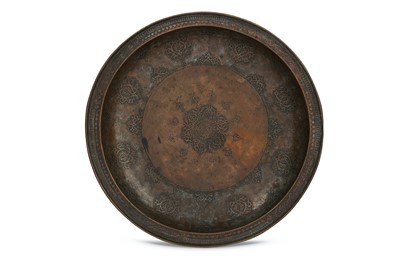 Lot 176 - A LARGE TINNED COPPER DISH