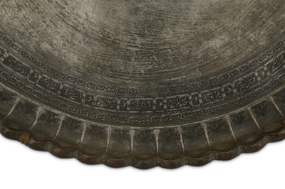 Lot 178 - A LARGE TINNED COPPER SERVING TRAY