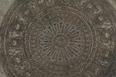 Lot 178 - A LARGE TINNED COPPER SERVING TRAY