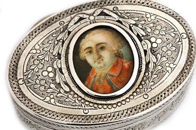 Lot 258 - A Louis XVI late 18th century French silver snuff box, Paris 1789, makers mark unclear possibly Louis-Francois-Auguste Taunay