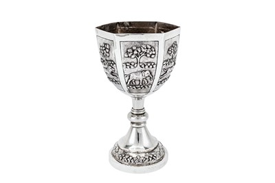 Lot 294 - An early 20th century Anglo – Indian Raj unmarked silver goblet trophy / standing cup, Calcutta circa 1900-20