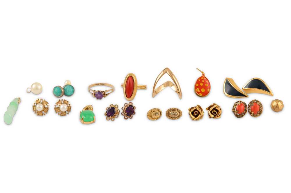 Lot 45 - A small selection of jewellery