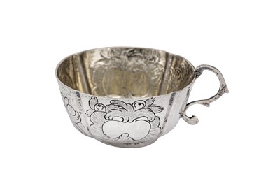 Lot 270 - A Catherine II Russian late 18th century 84 Zolotnik (875 standard) silver vodka cup (Charka), Moscow 1774 by Г. З, probably the son of Gavril Gavrilov