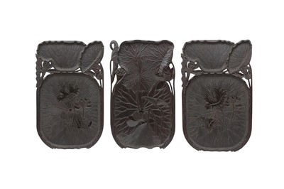 Lot 471 - A SET OF THREE CARVED WOOD LOTUS TRAYS