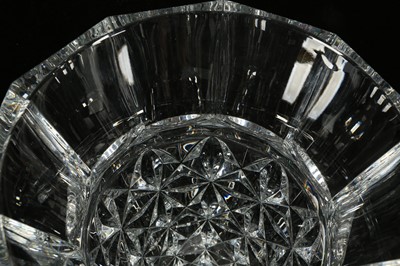 Lot 409 - An oversized glass vase