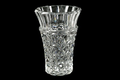 Lot 409 - An oversized glass vase