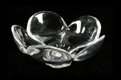 Lot 407 - Six champagne stem glasses with silvered stem in a waisted clear glass vase