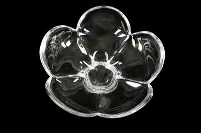 Lot 407 - Six champagne stem glasses with silvered stem in a waisted clear glass vase