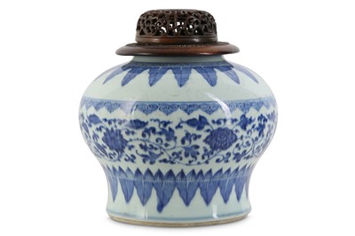 Lot 154 - A CHINESE BLUE AND WHITE 'TIAN' JAR.
