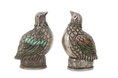 Lot 10 - A PAIR OF CHINESE CORAL AND HARDSTONE -INSET WHITE METAL 'QUAIL' SNUFF BOTTLES.