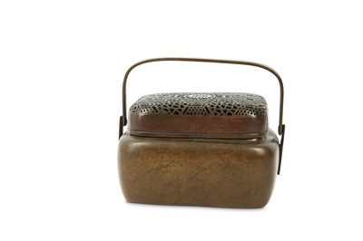 Lot 395 - A CHINESE BRONZE RECTANGULAR HAND WARMER AND COVER.