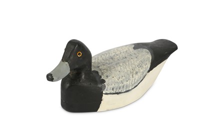 Lot 426 - A polychrome painted wooden decoy duck
