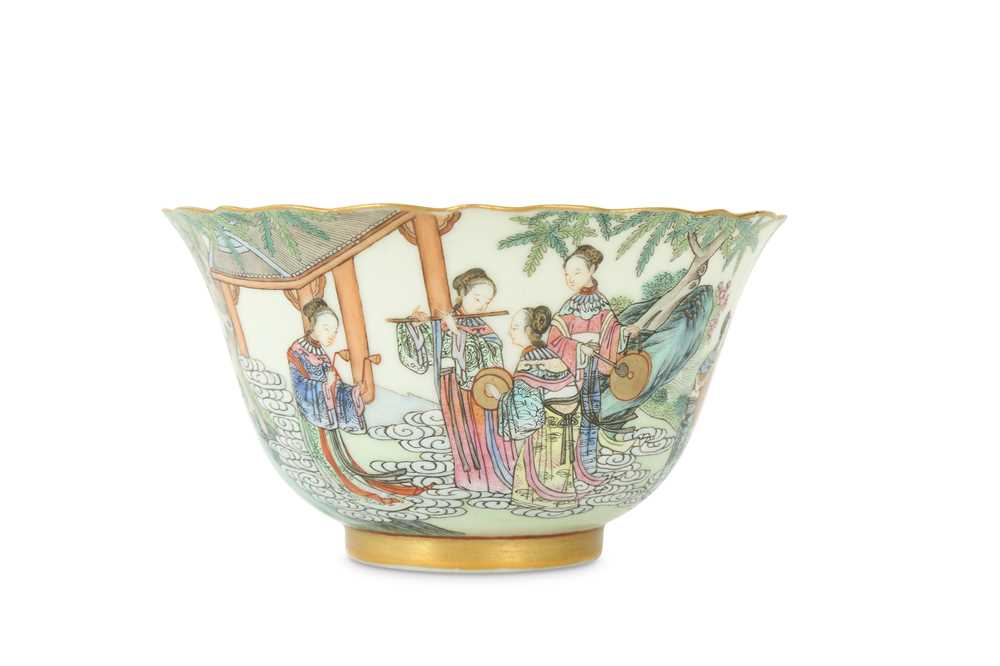 Lot 24 - A CHINESE FAMILLE ROSE 'IMMORTALS' BOWL.