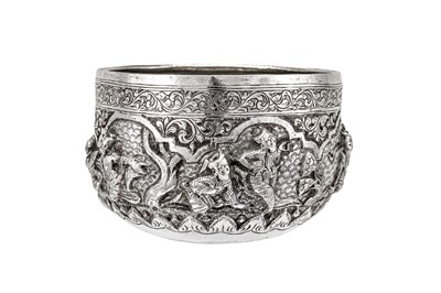 Lot 289 - A late 19th / early 20th century Burmese unmarked silver bowl, Mandalay, circa 1900