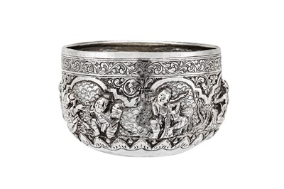 Lot 289 - A late 19th / early 20th century Burmese unmarked silver bowl, Mandalay, circa 1900