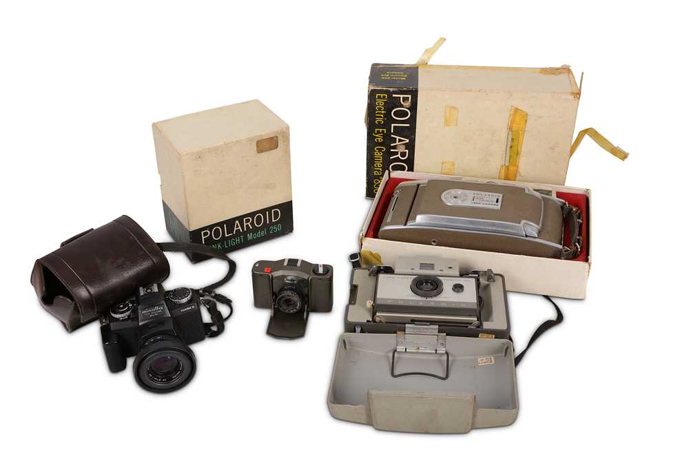 Lot 285 - Various Cameras